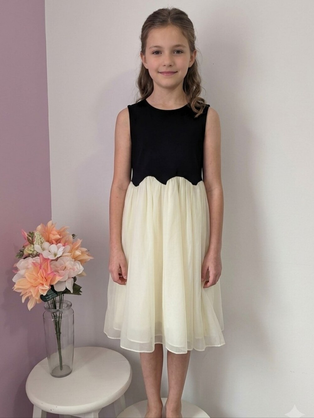 Girls' Party Dress – Elegant & Modern - Size 10-12 New